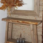 Rustikt konsolbord som passar in på många olika ställen i hemmet utan att ta plats.